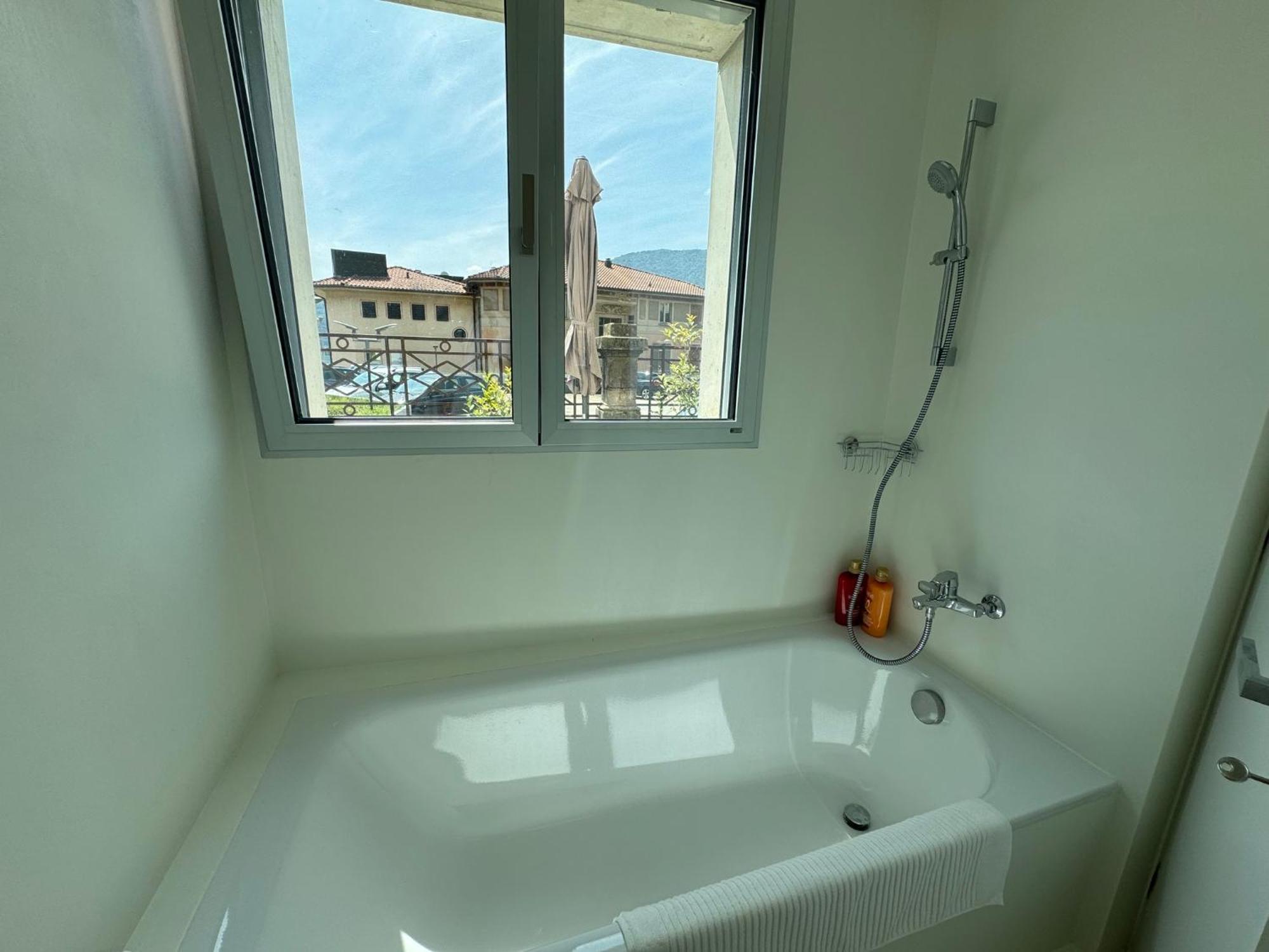Neue Gartenwohnung Mit Sicht Auf Den Luganersee Понте Треса Екстериор снимка